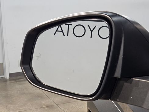 Used 2025 Toyota 4Runner SR5 AWD/4WD image 22