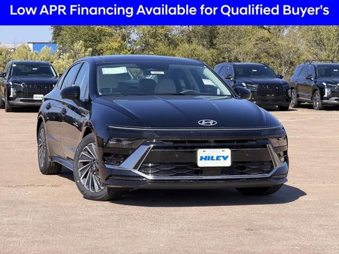New 2025 Hyundai Sonata Limited image 2