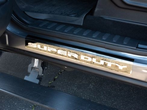 Used 2022 Ford F250 Lariat w/ Black Appearance Package image 25