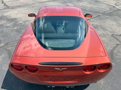Used 2005 Chevrolet Corvette Coupe w/ Preferred Equipment Group RWD image 10