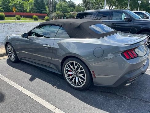 Used 2025 Ford Mustang GT Premium RWD image 4