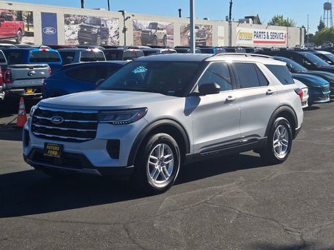 New 2026 Ford Explorer Active w/ Active Comfort Package image 13