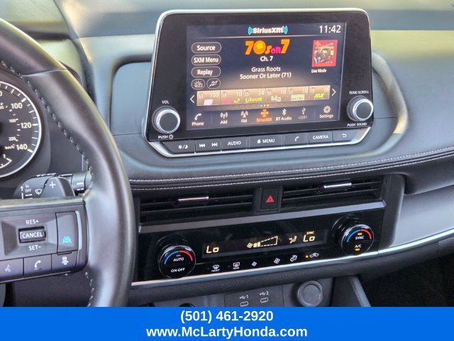 Used 2025 Nissan Rogue SV FWD image 23