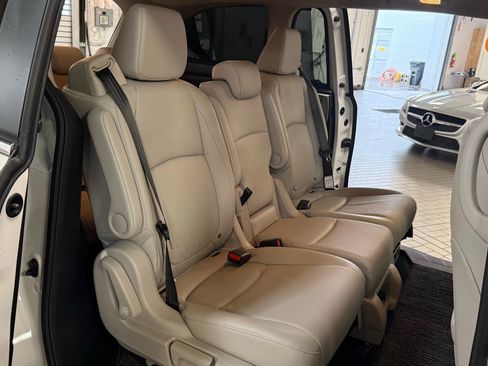 Used 2025 Honda Odyssey EX-L image 17