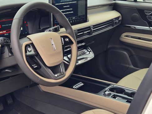 Certified 2024 Lincoln Corsair AWD image 26