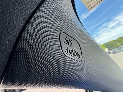 Used 2021 Toyota C-HR XLE FWD image 36