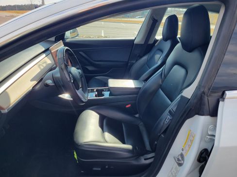 Used 2020 Tesla Model 3 Standard Range Plus image 25