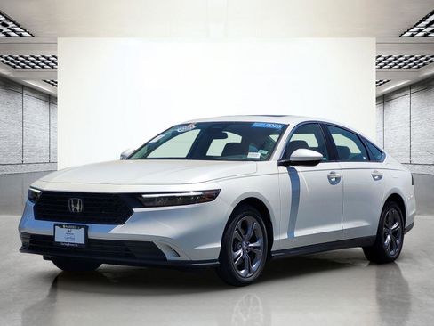 Used 2023 Honda Accord EX image 10