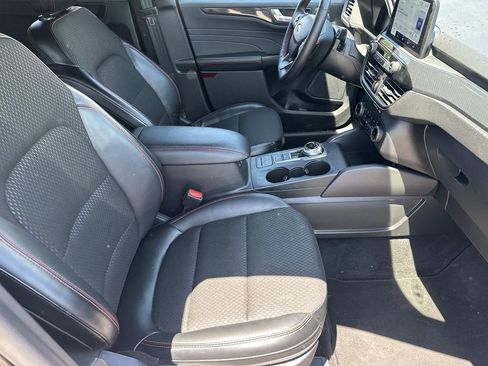 Used 2025 Ford Escape ST-Line Select AWD/4WD image 13