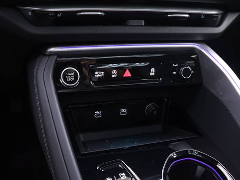 Certified 2025 Audi Q5 Premium Plus w/ Premium Plus AWD/4WD image 9