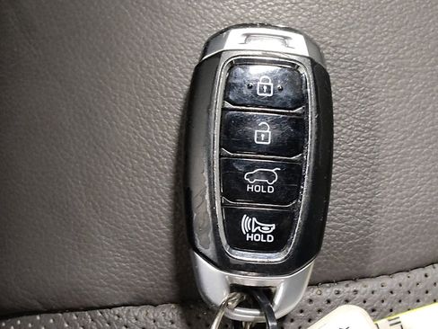 Used 2020 Hyundai Santa Fe Limited image 32