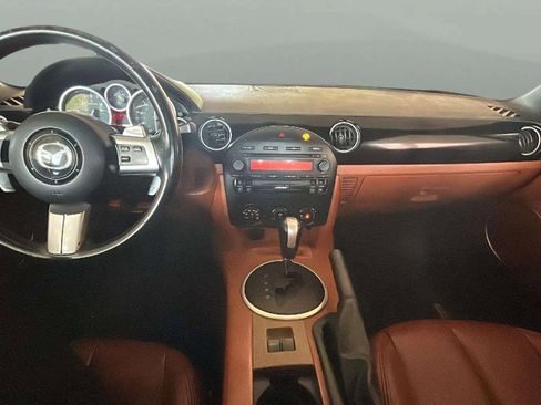 Used 2006 MAZDA MX-5 Miata Grand Touring w/ Premium Pkg image 19