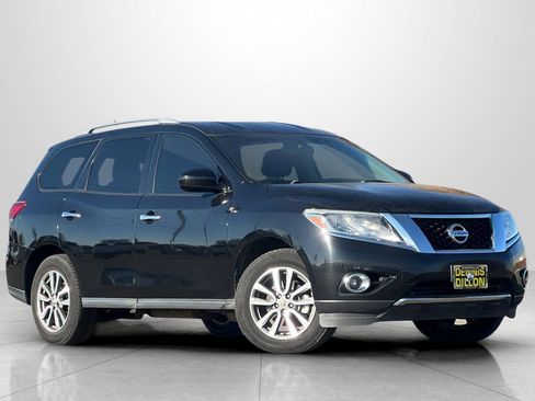 Used 2015 Nissan Pathfinder SV image 1