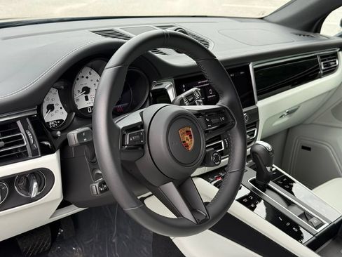 Used 2026 Porsche Macan S AWD/4WD image 8