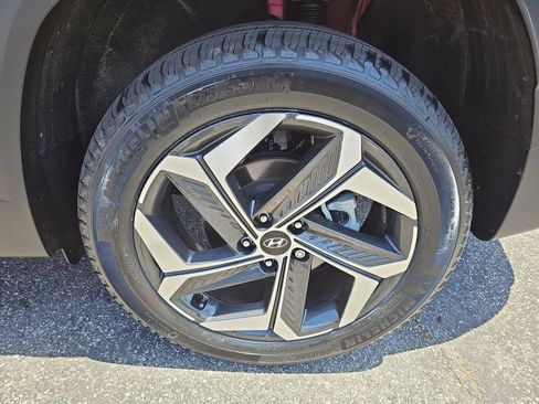 Certified 2023 Hyundai Tucson Limited AWD/4WD image 40