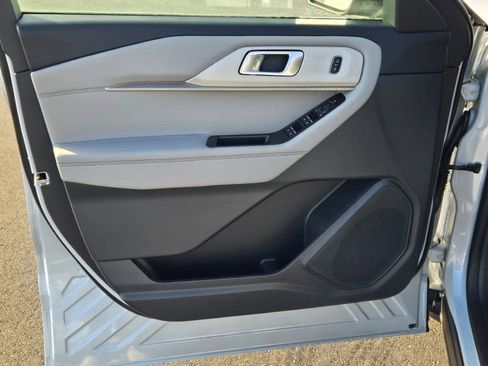 New 2026 Ford Explorer Active w/ Active Comfort Package image 10