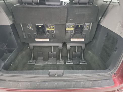 Used 2015 Toyota Sienna SE Premium image 26