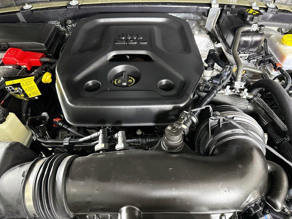 Used 2025 Jeep Wrangler Sport AWD/4WD image 30