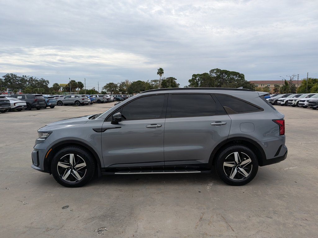Certified 2023 Kia Sorento EX FWD image 5