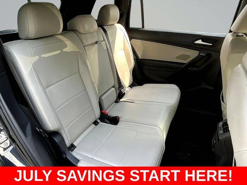 Used 2021 Volkswagen Tiguan SEL AWD/4WD image 30