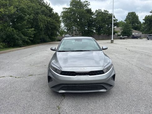 Used 2024 Kia Forte LXS w/ LXS Technology Package FWD image 2