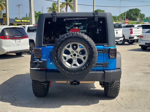 Used 2015 Jeep Wrangler Unlimited Rubicon w/ Connectivity Group AWD/4WD image 9