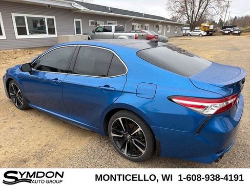 Used 2020 Toyota Camry XSE image 5