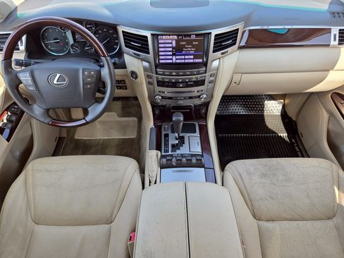 Used 2014 Lexus LX 570 4WD w/ Luxury Package image 23