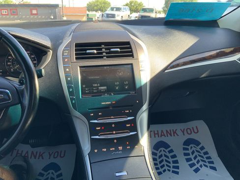 Used 2016 Lincoln MKZ FWD image 14