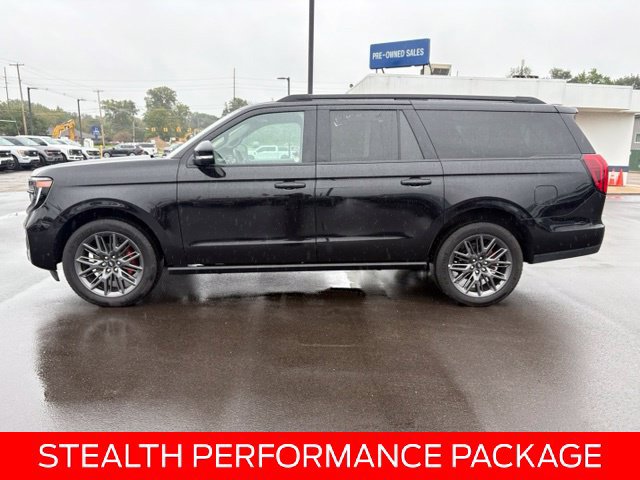 Used 2025 Ford Expedition Max Platinum w/ Stealth Performance Package AWD/4WD image 2