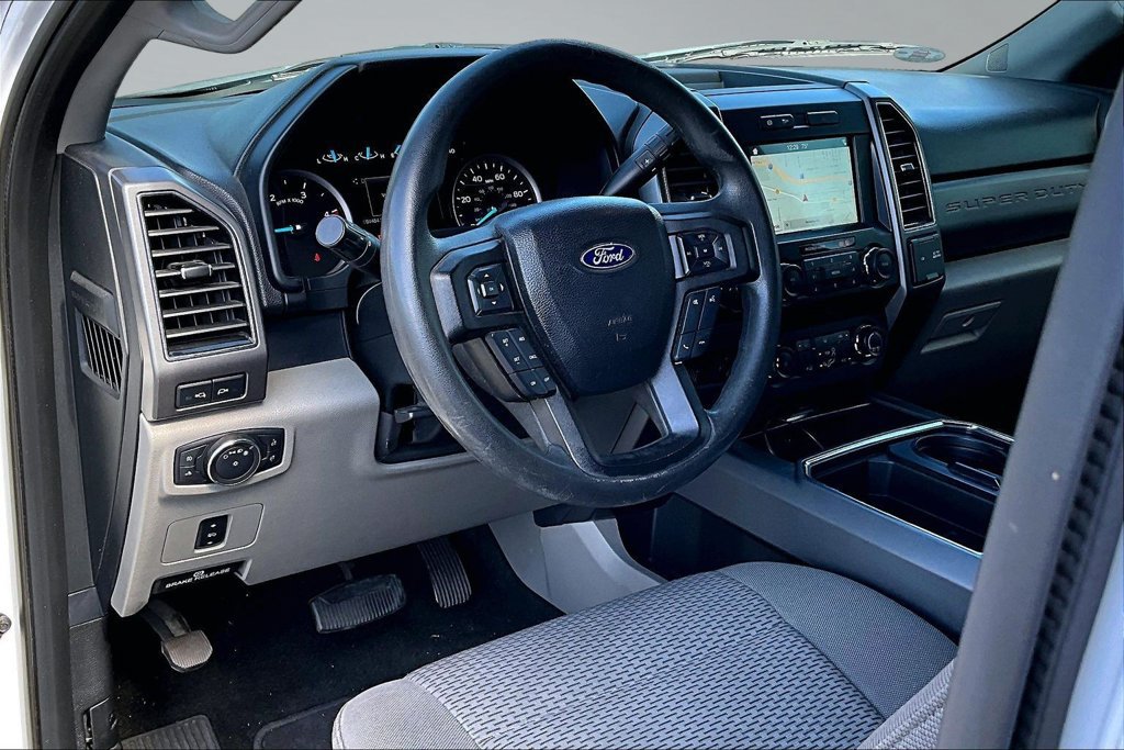 Used 2019 Ford F250 XLT w/ XLT Premium Package AWD/4WD image 4