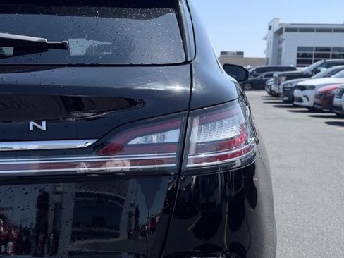 Used 2022 Lincoln Nautilus Reserve AWD/4WD image 8