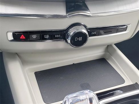New 2026 Volvo XC60 B5 Ultra w/ Protection Package Premier image 22