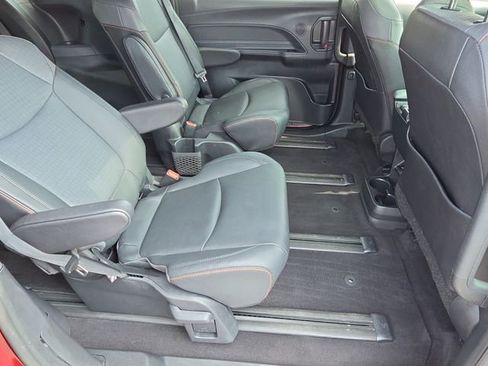 Used 2022 Toyota Sienna XSE w/ XSE Plus Package AWD/4WD image 18
