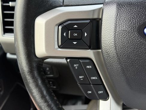 Used 2020 Ford F150 Lariat w/ Max Trailer Tow Package image 30