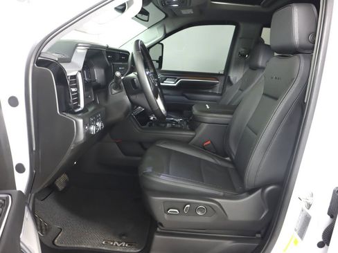 Used 2025 GMC Sierra 3500 Denali image 21