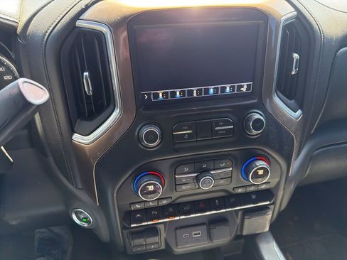 Used 2019 Chevrolet Silverado 1500 High Country w/ Technology Package AWD/4WD image 11
