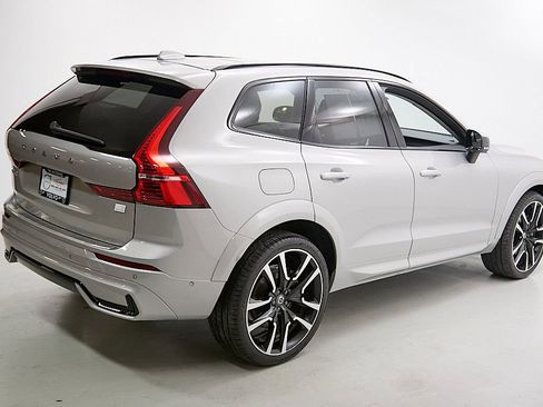 Certified 2024 Volvo XC60 T8 Ultimate w/ Protection Package Premier image 9