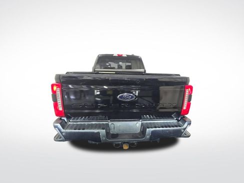 Used 2023 Ford F250 Lariat w/ Lariat Ultimate Package AWD/4WD image 5