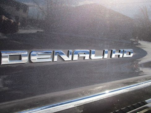 Used 2015 GMC Sierra 2500 Denali w/ Suspension Package, Off-Road image 18