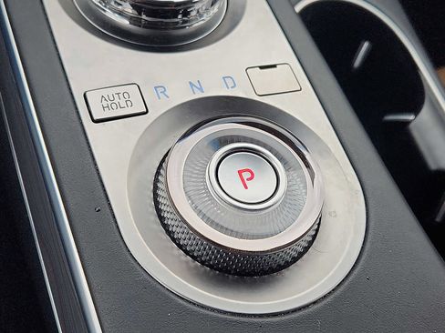 Used 2022 Genesis GV70 2.5T w/ Advanced Package image 15