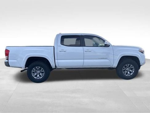Used 2016 Toyota Tacoma SR5 image 8