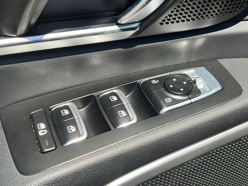 Used 2024 Kia Telluride EX w/ EX Captain's Chair Package FWD image 16