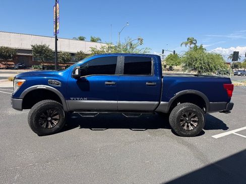 Used 2017 Nissan Titan PRO-4X w/ Pro-4x Convenience Package AWD/4WD image 4