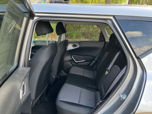 Used 2025 Kia Soul LX w/ LX Technology Package image 23