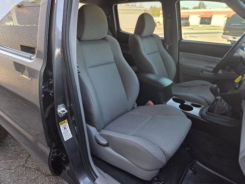 Used 2013 Toyota Tacoma 4x4 Double Cab w/ TRD Sport Pkg image 11