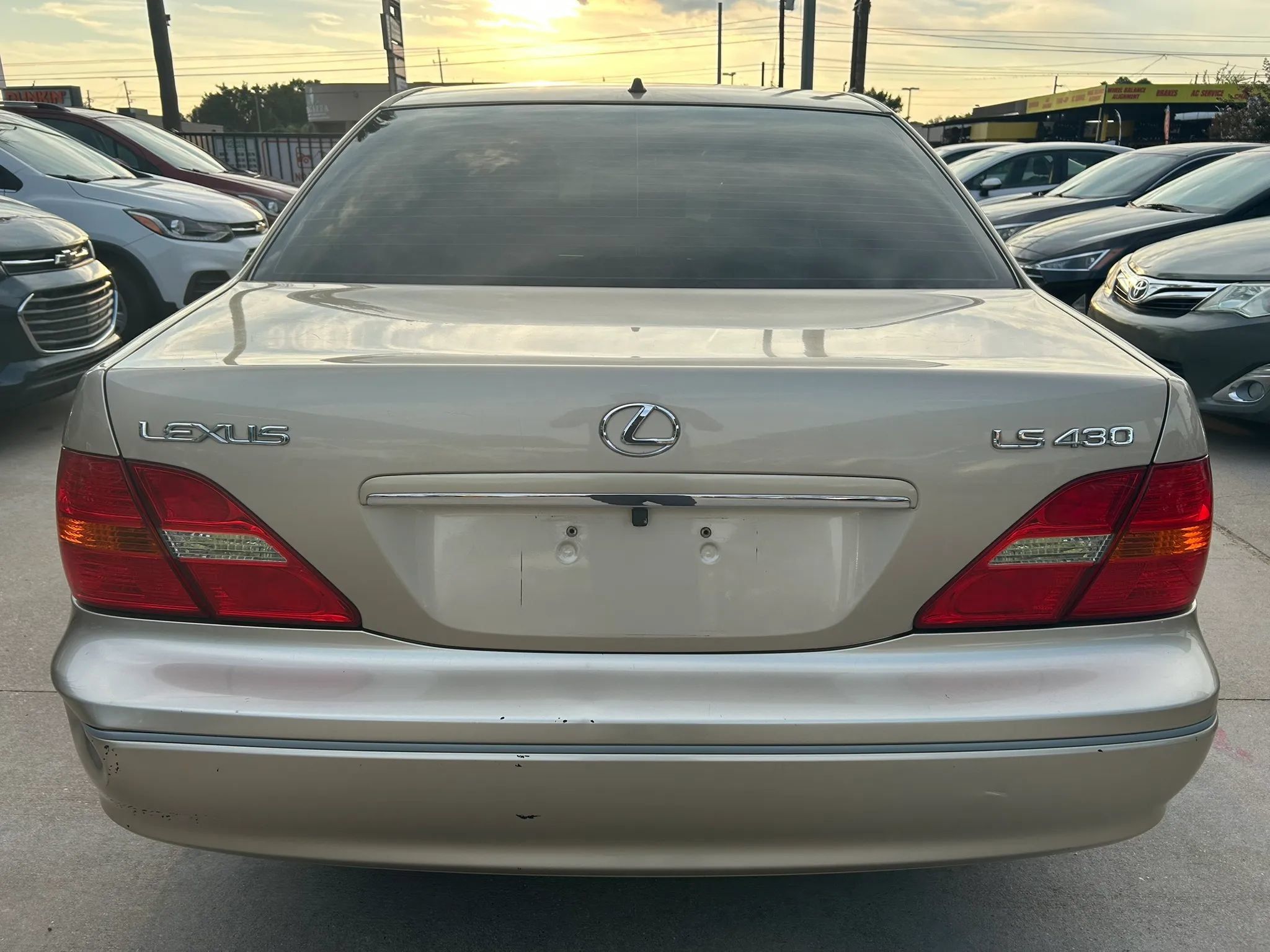 Used 2003 Lexus LS 430 RWD image 4