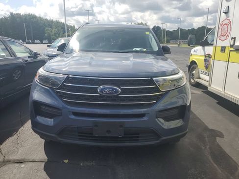 Used 2021 Ford Explorer XLT AWD/4WD image 3
