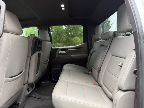 Used 2025 GMC Sierra 1500 SLT AWD/4WD image 18