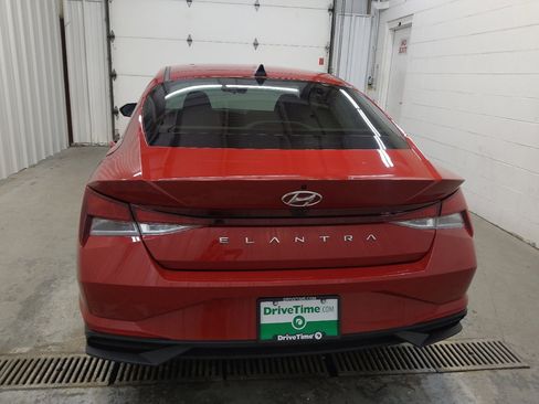 Used 2022 Hyundai Elantra SEL FWD image 6